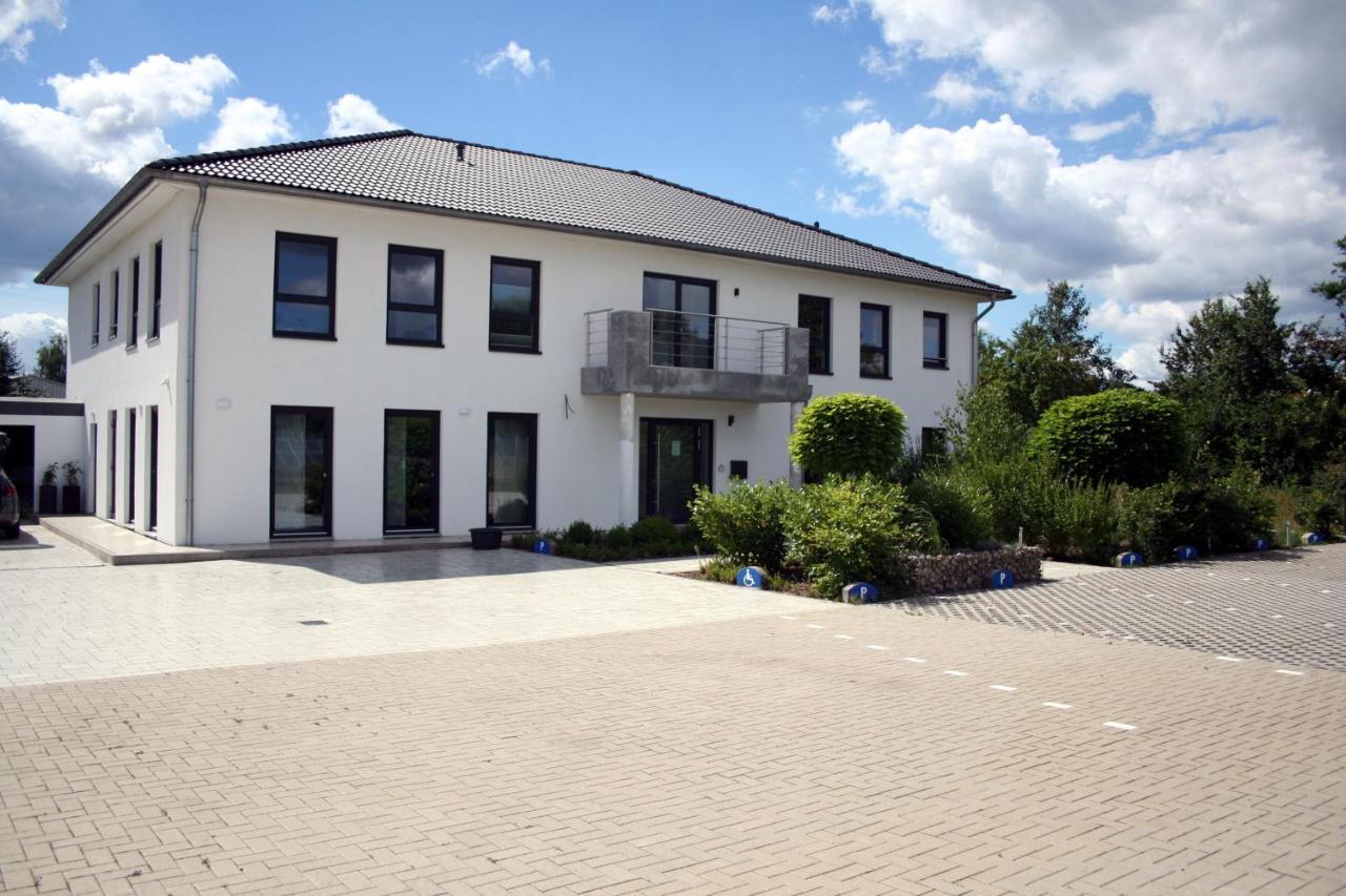 Hotel Heidezeiten Вальсроде Экстерьер фото