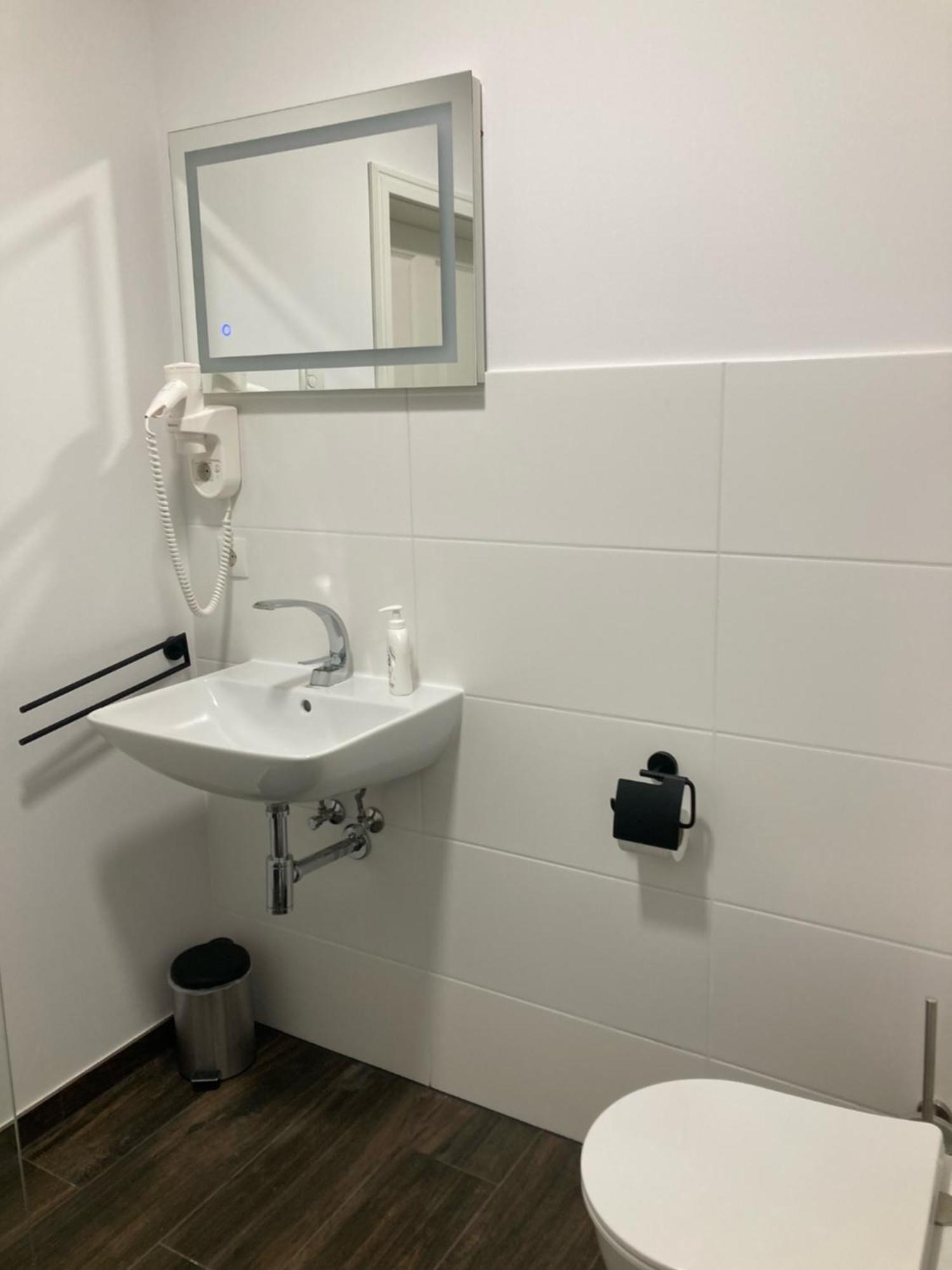 Hotel Heidezeiten Вальсроде Номер фото